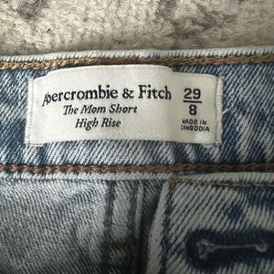 Abercrombie and Fitch high rise mom short